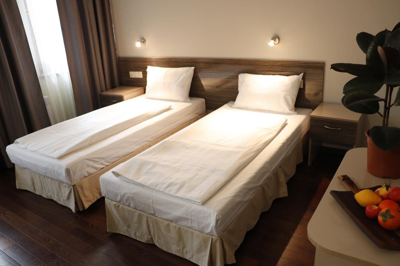 פלובדיב Roots Hotel And Wine Bar מראה חיצוני תמונה
