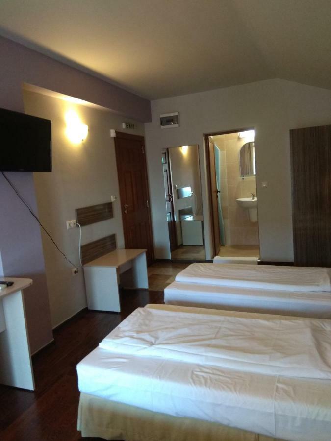 פלובדיב Roots Hotel And Wine Bar מראה חיצוני תמונה