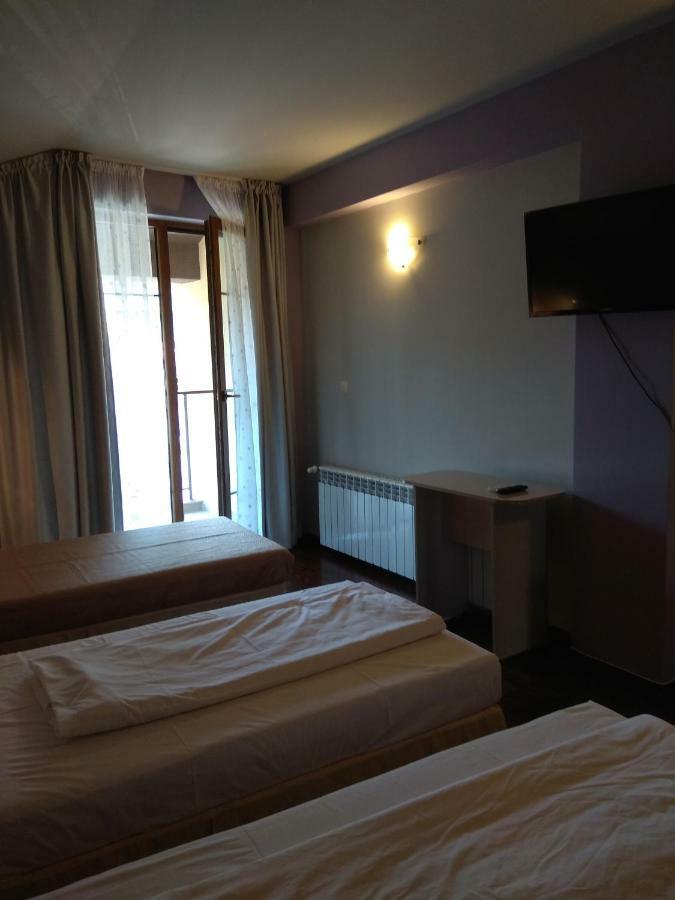 פלובדיב Roots Hotel And Wine Bar מראה חיצוני תמונה